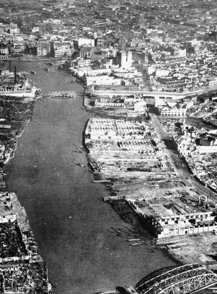 Die philippinische Hauptstadt Manila wurde 1945 bei der Befreiung von der japanischen Besatzung vollständig zerstört. 100.000 Zivilist:innen kamen ums Leben